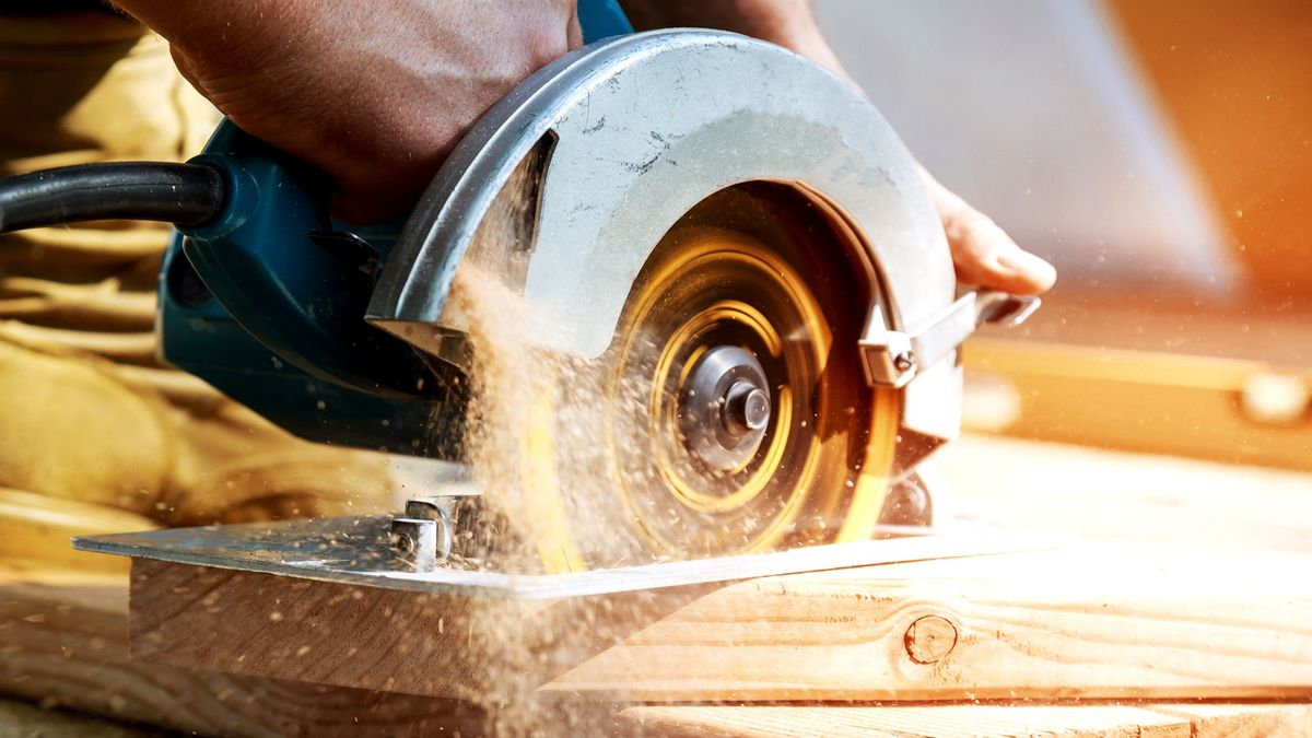 A Comprehensive Guide to Worm Drive Saws: Everything You Need to Know